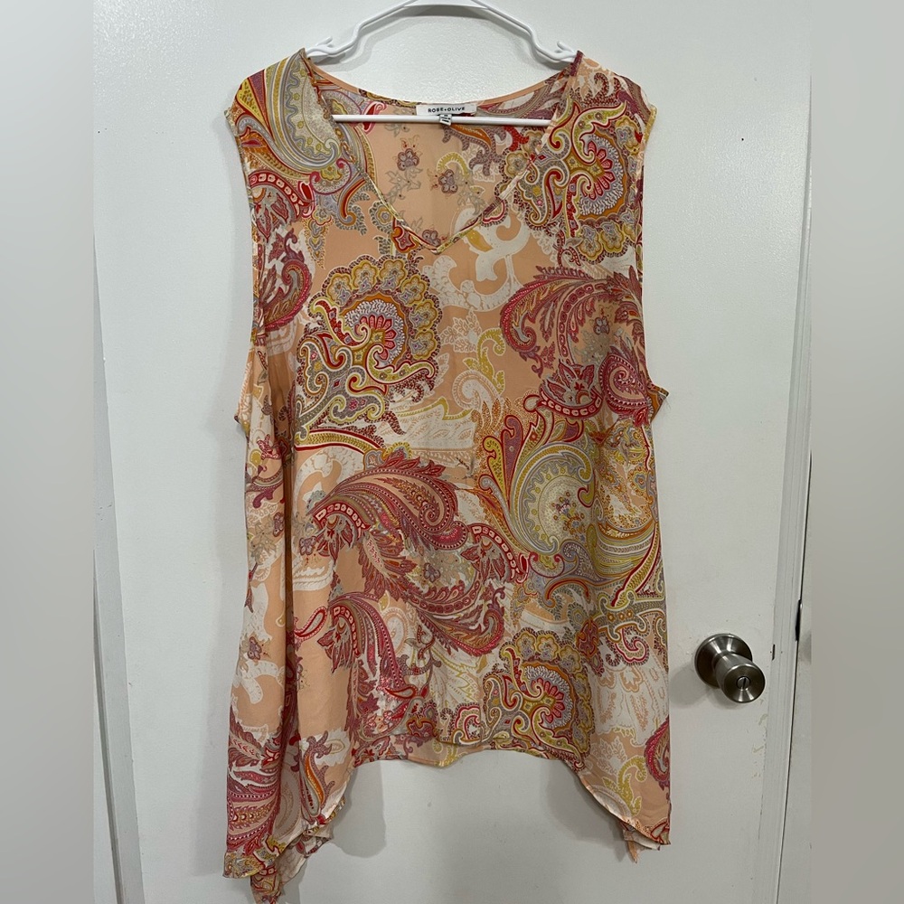 Rose & Olive Peach Paisley Sleeveless V-Neck Blouse, size 3X